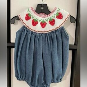 Crown and Castle smocked strawberrybubble